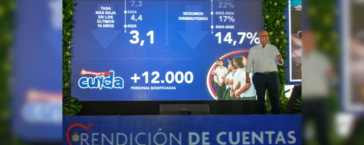 El alcalde de Valledupar, Ernesto Orozco Durán, durante su intervención en la Audiencia Pública de Rendición de Cuentas, donde entregó detalles de la ejecución presupuestal y las metas alcanzadas en el Plan de Desarrollo. Foto: Said Armenta.