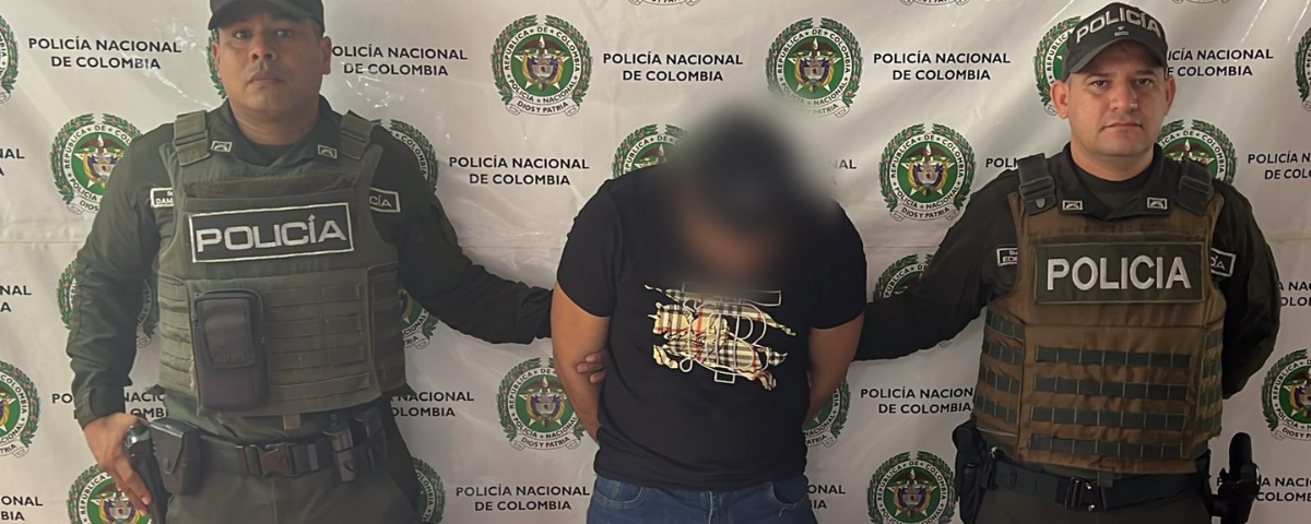 Testigos indicaron que los gritos de auxilio alertaron a quienes se encontraban cerca, lo que permitió que de inmediato se diera aviso a la Policía.