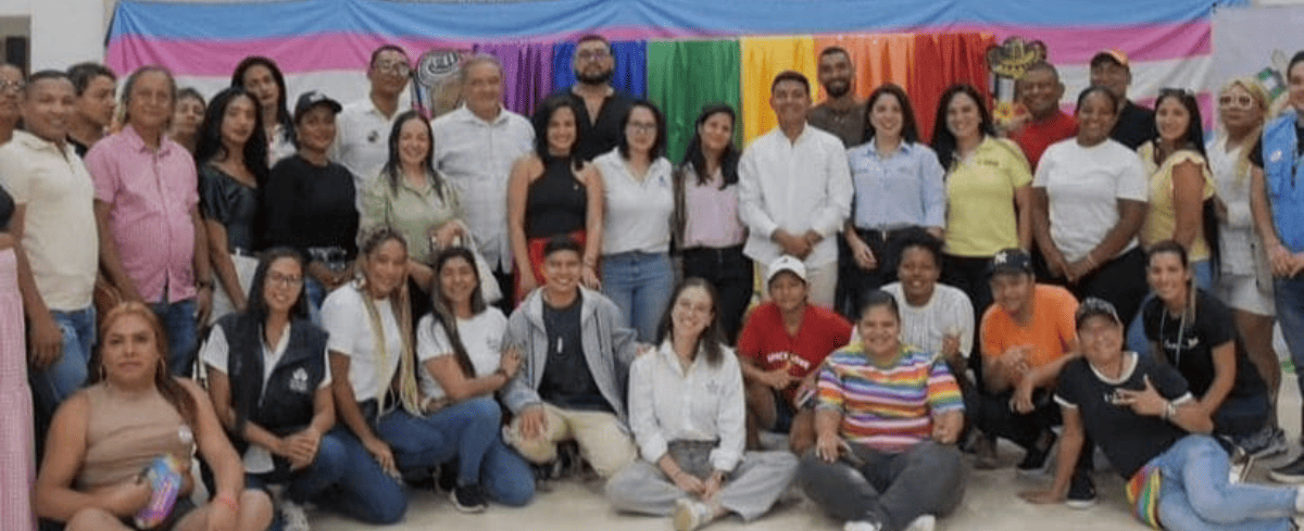 Participantes del 4° Foro Regional LGBTIQ+ durante una jornada de diálogo sobre derechos, inclusión y diversidad en La Loma, Cesar.