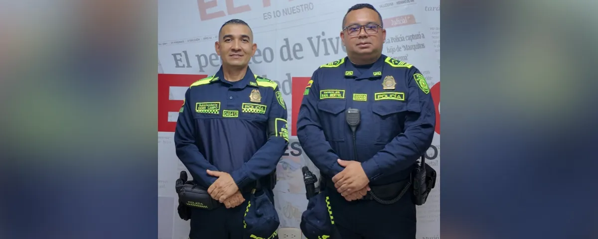 Intendente Raúl Bertel Padilla y subintendente Didier Campo durante la visita a EL PILÓN