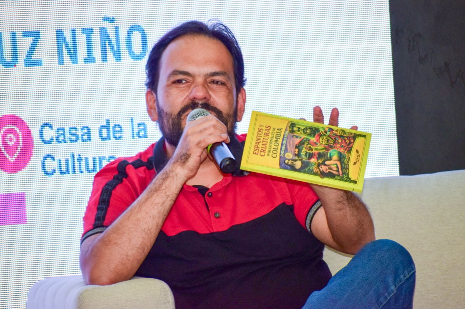 Conversatorio “Espantos, brujería y relatos del más allá”, en el marco de FELVA 2026. Foto: Said Armenta.