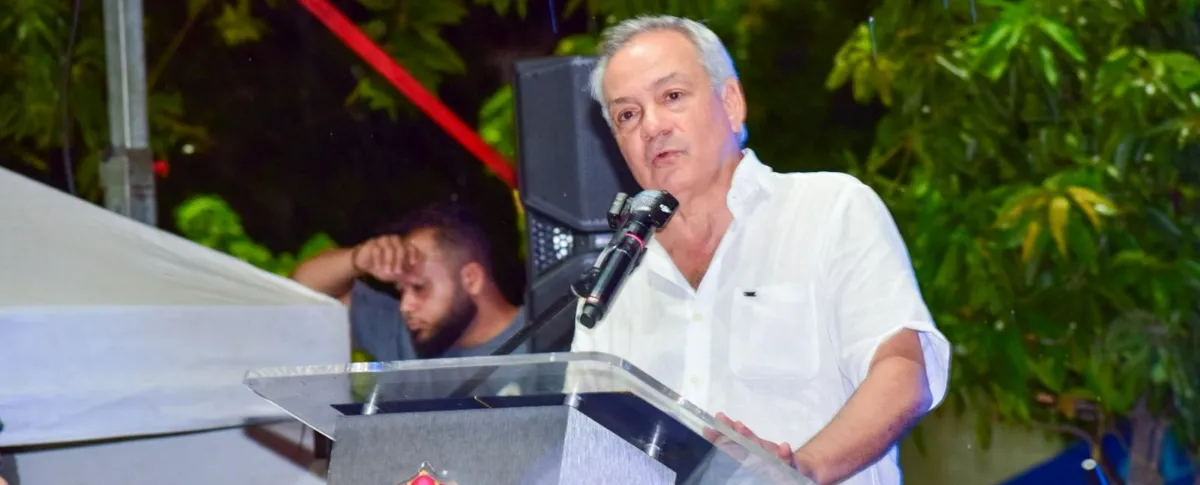El director de EL PILÓN, Juan Carlos Quintero, habló durante la ceremonia.