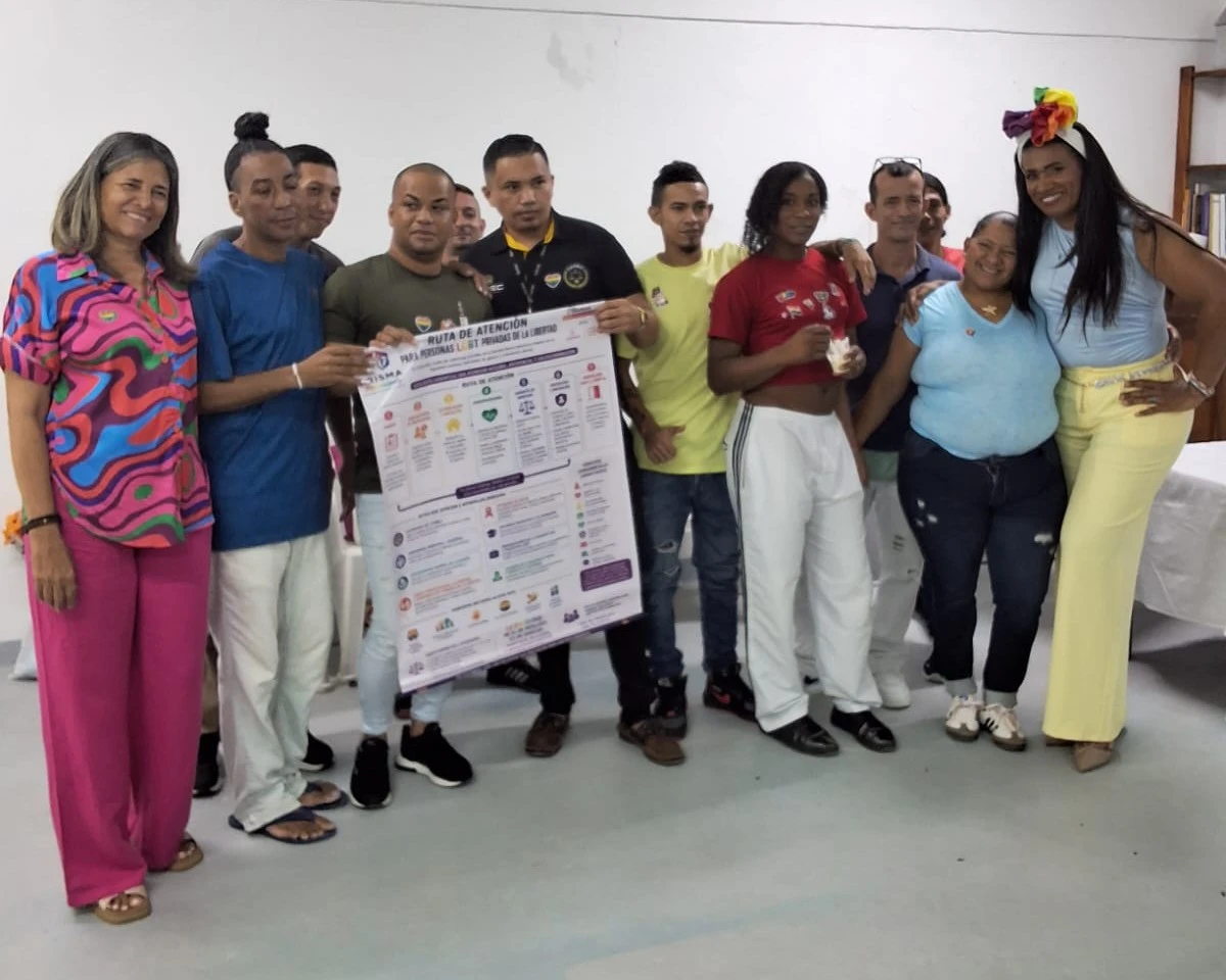 Participantes de la jornada de diálogo e inclusión para personas LGBTIQ+ privadas de la libertad en el Establecimiento Penitenciario de Mediana Seguridad y Carcelario La Tramacúa, en Valledupar. Foto: Cortesía.