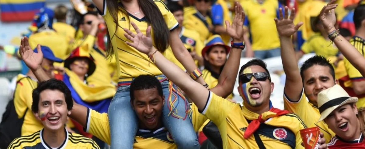 Colombianos festejando.