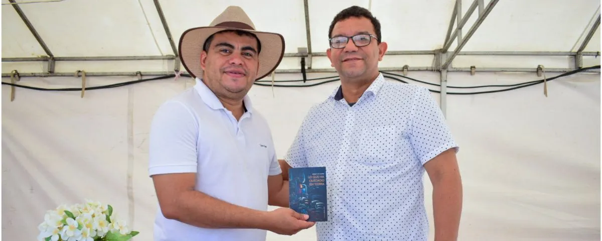 El escritor Jorge Luis Guerra resaltó la lectura como una puerta hacia nuevas experiencias, ideas y oportunidades. FOTO: Said Armenta