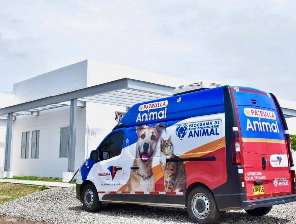 Sede del Centro de Bienestar Animal de Valledupar y una de sus unidades móviles, desde donde se prestarán servicios de esterilización y atención básica a perros y gatos de familias de estratos 1 y 2 y casos canalizados por fundaciones. Foto: Alcaldía de Valledupar.