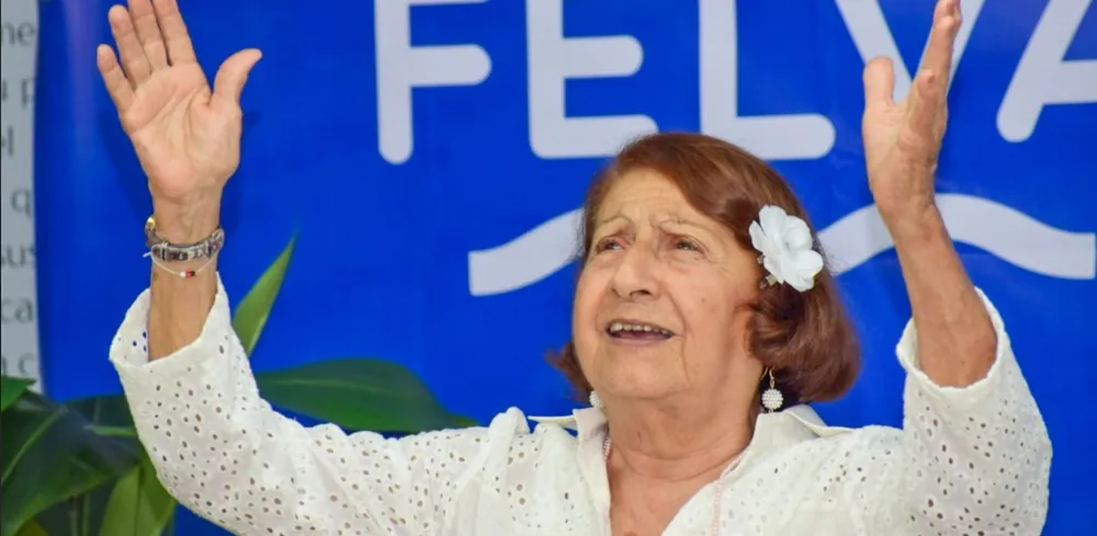 “Mami Ruth” —como la llaman todos sus cercanos— ama declamar desde su infancia.  Said Armenta/EL PILÓN