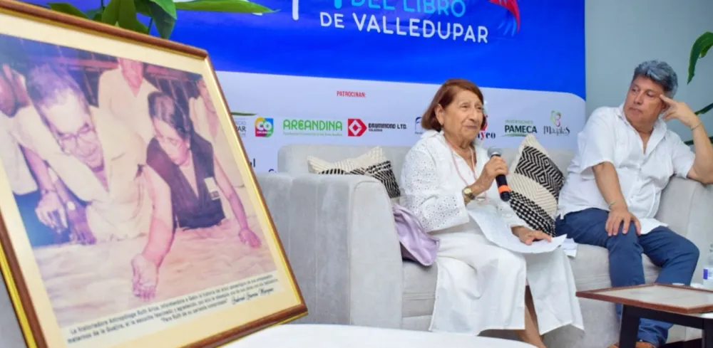 Ruth Ariza Cotes junto a su hijo Gustavo Ramírez.  Said Armenta/EL PILÓN