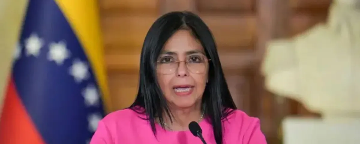 La presidenta encargada de Venezuela, Delcy Rodríguez, decretó siete días de duelo nacional en homenaje a las víctimas de los terremotos que golpearon el norte del país y expresó solidaridad con las familias afectadas