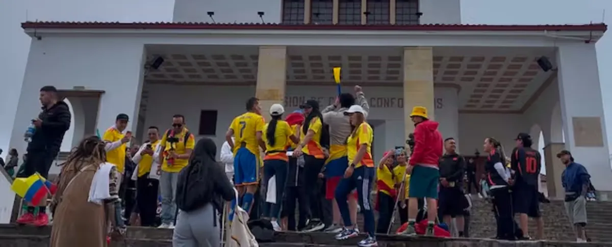 Hinchas de Colombia subieron el cerro de Monserrate para contrarrestar al brujo de Ghana antes del partido clave en el Mundial 2026