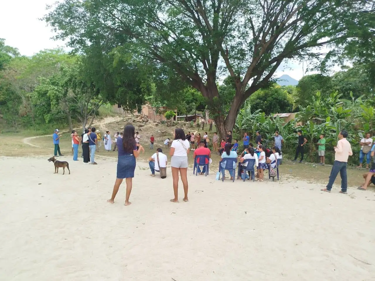 La iluminación de la cancha en Los Haticos marca un hito del Plan de Reparación Colectiva kankuamo. Foto: Ingenio Carrillo Carrillo