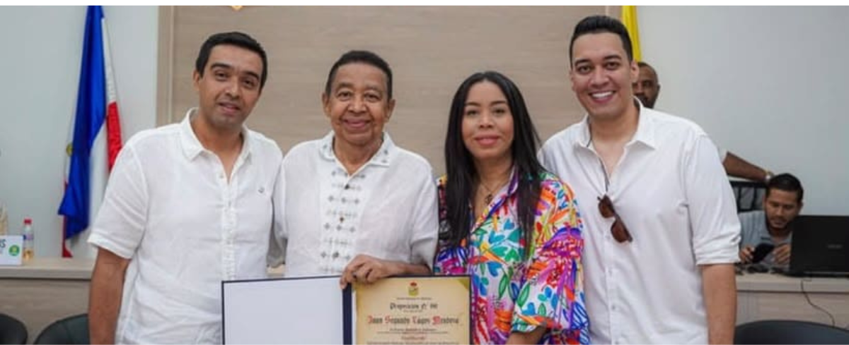 Juan Segundo Lagos Mendoza recibe una Nota de Estilo del Concejo de Valledupar en reconocimiento a su aporte a la música vallenata.