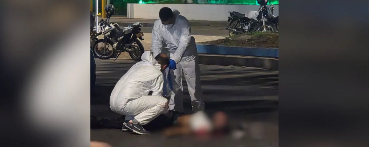 Un hombre murió bajo las llantas de un camión de basura en Valledupar: iba en moto con dos personas