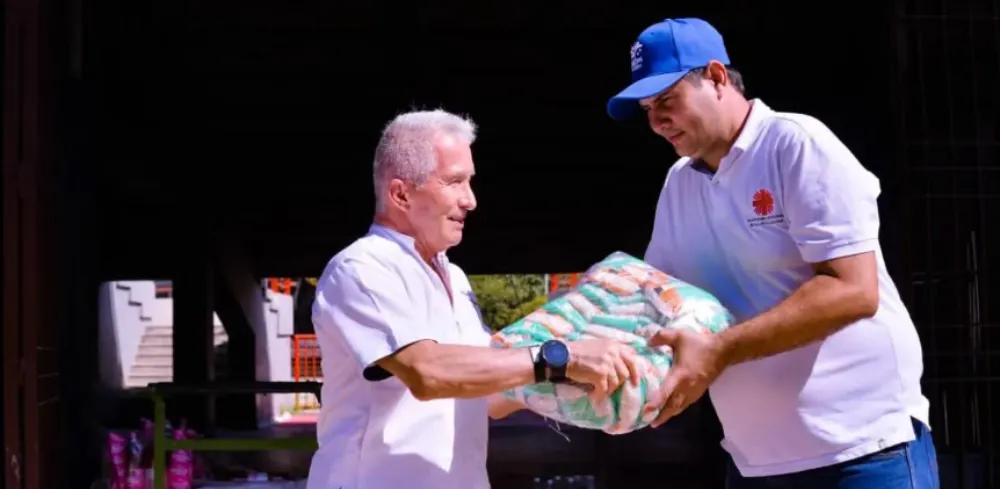 La ciudadanía puede sumarse a la Donatón con alimentos no perecederos, elementos de aseo y otras ayudas para las familias afectadas por el terremoto. Cada aporte cuenta.