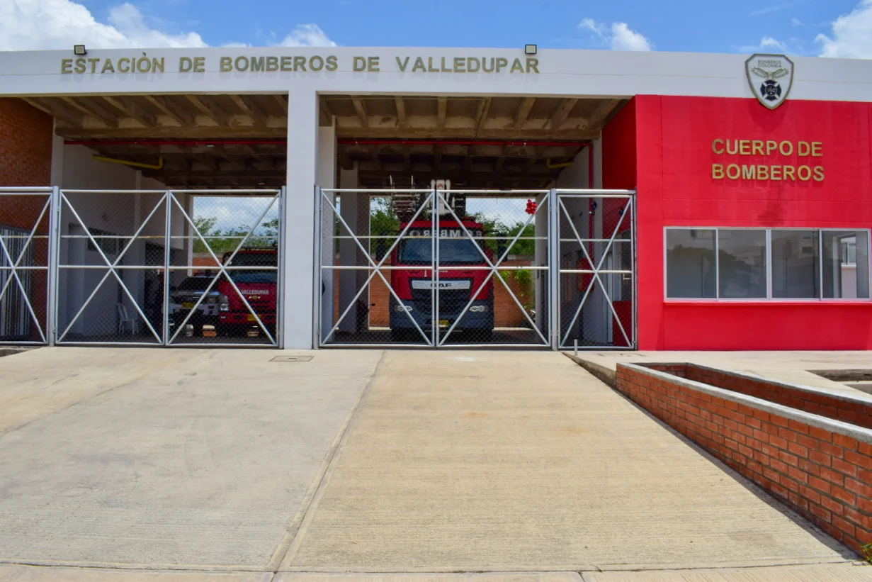 La nueva sede de Bomberos Voluntarios en el norte de Valledupar ya está en operación y refuerza la atención de emergencias en la ciudad. Foto: Said Armenta.