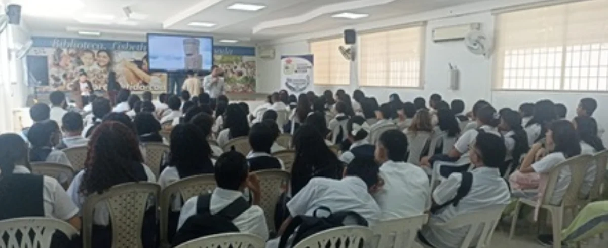 Proyecto 'Conduciendo hacia un Futuro Seguro', que beneficia a más de 2.450 estudiantes de noveno, décimo y undécimo de siete instituciones educativas oficiales. Foto: Alcaldía de Valledupar.