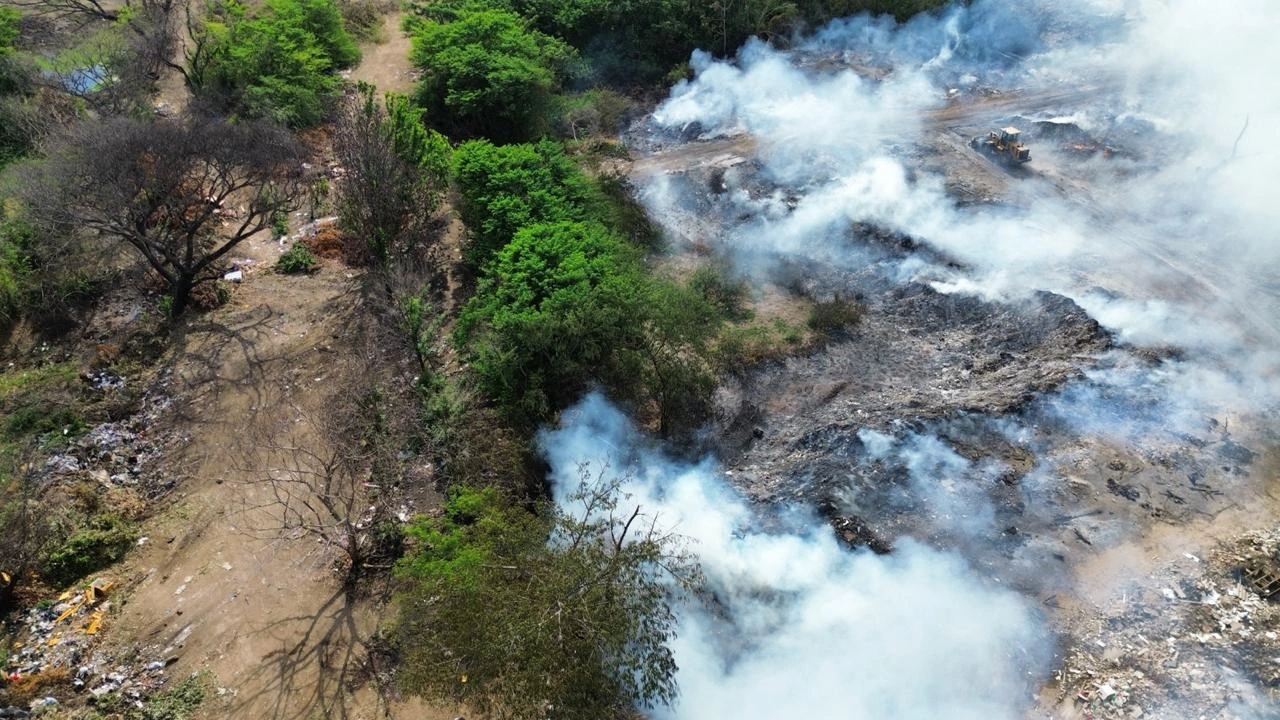 Así luce la hectárea afectada por el incendio en El Tarullal, donde el material vegetal seco y los residuos acumulados avivaron las llamas en Valledupar. Foto: Cuerpo de Bomberos Voluntarios.