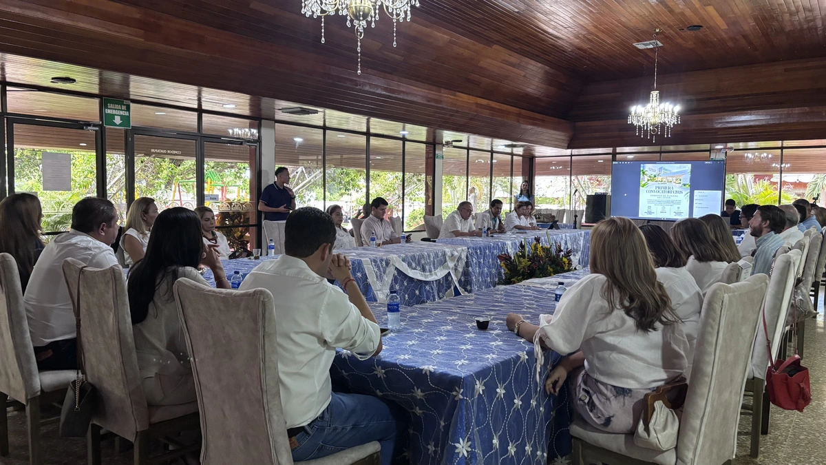 Representantes de clínicas, IPS y autoridades de salud del Cesar dialogaron sobre las deudas de las EPS y las acciones necesarias para proteger la atención de los pacientes. Foto: EL PILÓN.