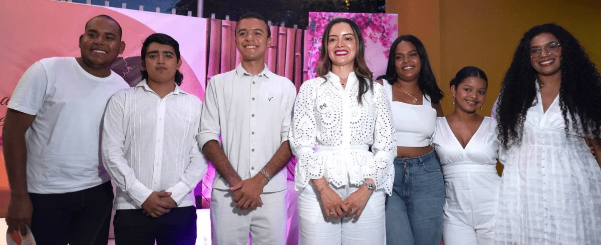 Participantes del conversatorio “Mujeres que Inspiran”, un espacio dedicado a compartir historias, aprendizajes y experiencias sobre el liderazgo y la resiliencia de las mujeres.