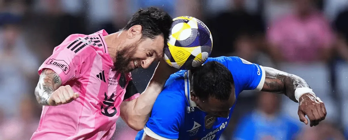 Lionel Messi y Willer Ditta.