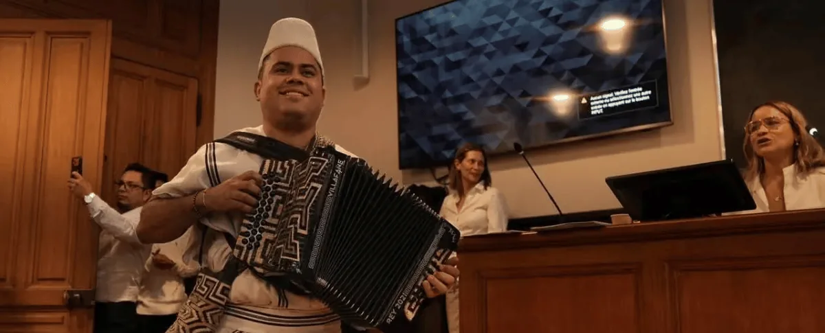 Valledupar llega a París con artesanías, diseño y un Rey Vallenato: así es la delegación que participa en la Semana de la Moda