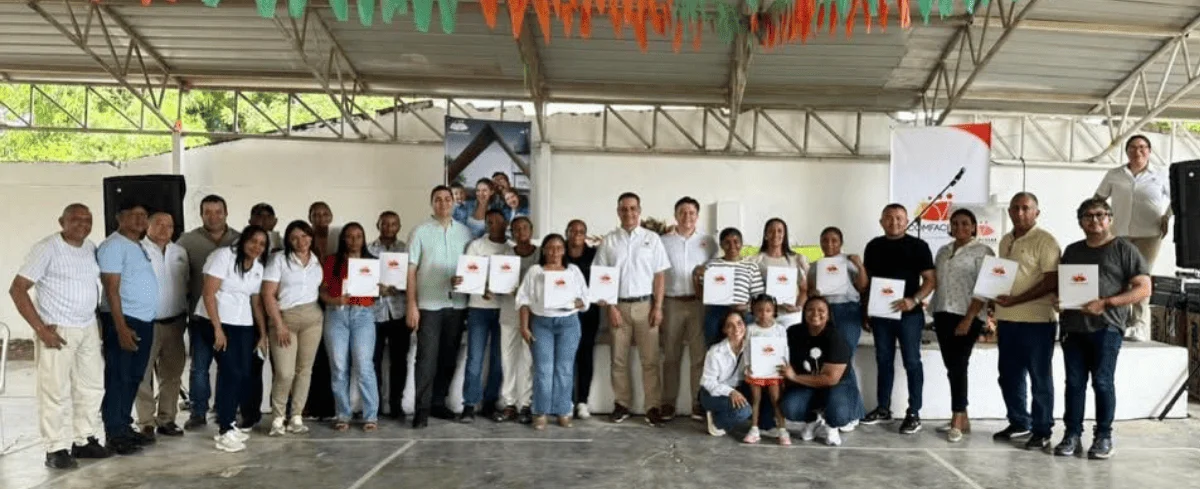 Familias de Guacoche reciben las cartas de asignación del subsidio de mejoramiento de vivienda para adecuar y transformar sus hogares.