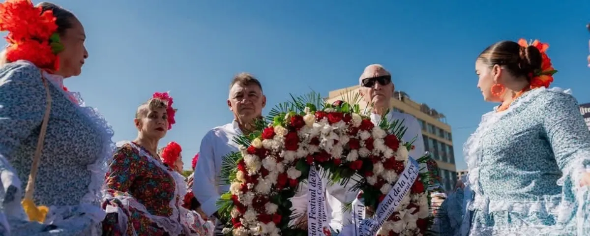 Ofrenda floral en conmemoración de los 25 años del fallecimiento de Consuelo Araújo Noguera. / Foto: FFLV.