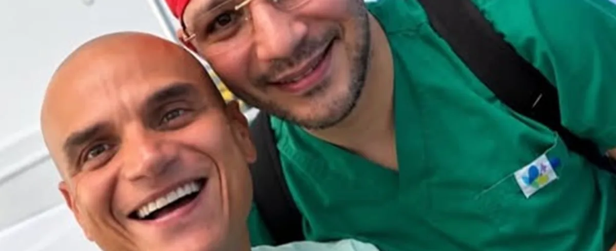 Silvestre Dangond y el médico cirujano Luis Alonso Salja.