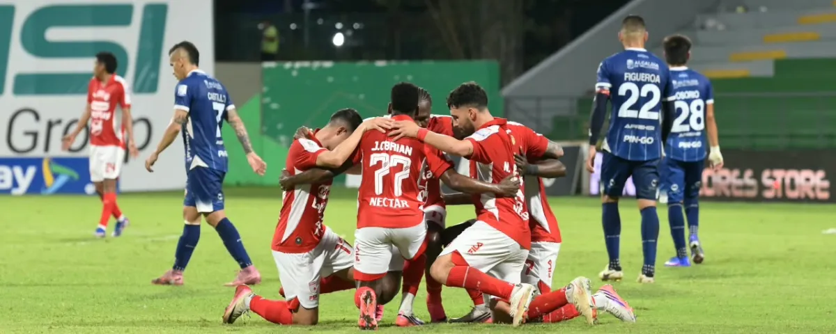 Alianza Valledupar cayó 4-1 ante Independiente Santa Fe en el estadio Armando Maestre Pavajeau. Foto: Richard Dangond.
