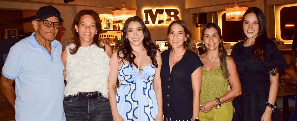 Ulises Guerra, Laiby Guerra, Hermy Orozco, Pao Vigna, Ivonne Angulo, Karla Gómez