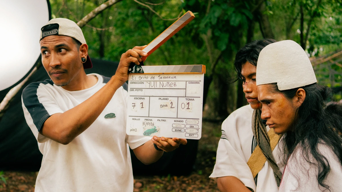 El cineasta vallenato Yull Núñez dirige una escena de El grito de Serankwa, su segundo largometraje, rodado en escenarios del Cesar y Magdalena. Foto: Aldair Zabala.