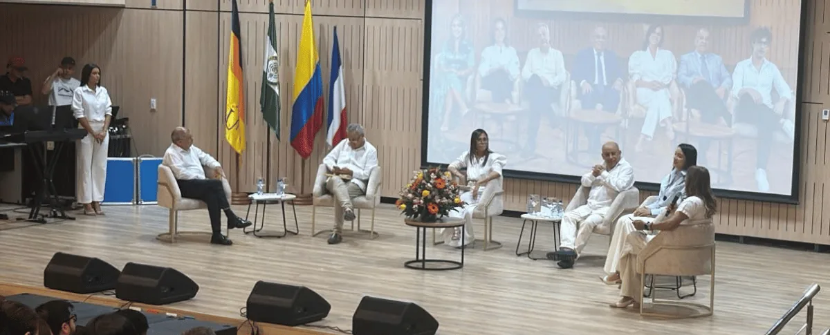 La inauguración fue acompañada por un conversatorio.