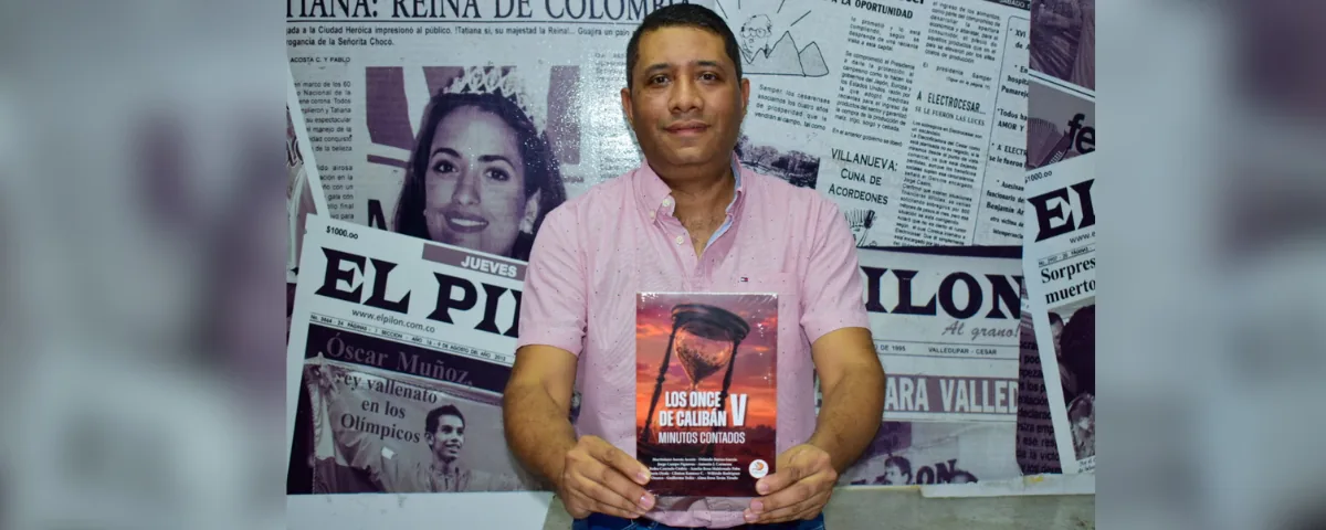 El escritor explicó que su propuesta literaria busca reflejar aspectos de la condición humana y, al mismo tiempo, aproximarse a la ficción sin alejarse de los contextos reales.