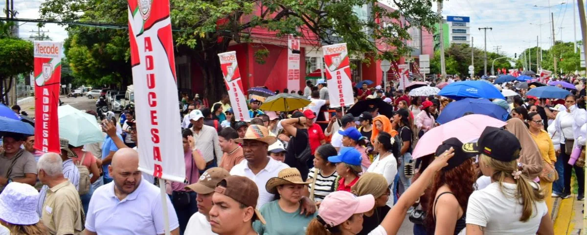 Docentes del Cesar marcharon en Valledupar por salud, educación pública y recursos