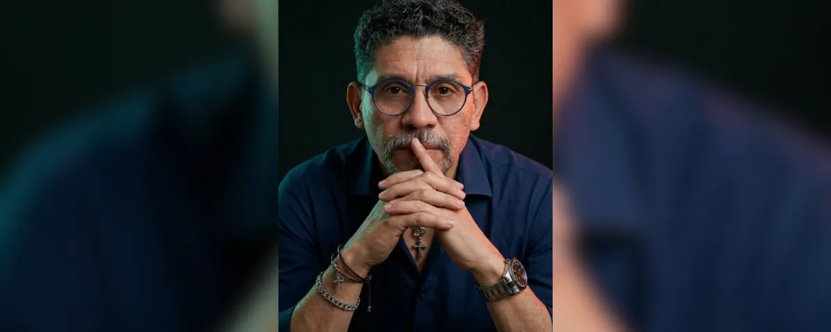 Ernesto J. Estrada Weis, Juanes.