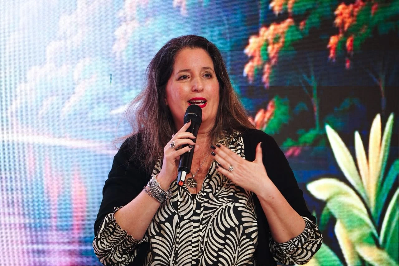 Agustina Bazterrica, autora de ‘Cadáver exquisito’ y ‘Las indignas’, propone en sus novelas una reflexión sobre el poder, la violencia y la condición de las mujeres. Foto: Gobernación de Córdoba.