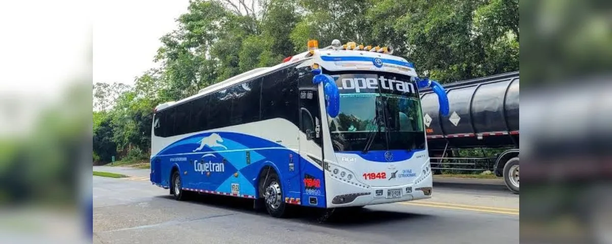15 hombres armados interceptaron dos buses en el sur del Cesar y robaron a 36 pasajeros