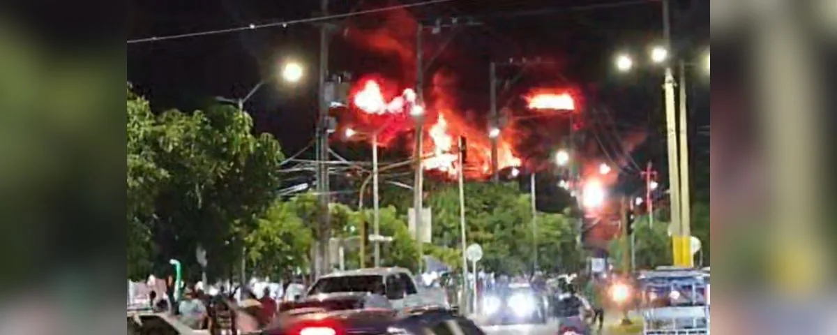 Incendio arrasó con reconocido almacén en plena celebración de las fiestas patronales de La Paz